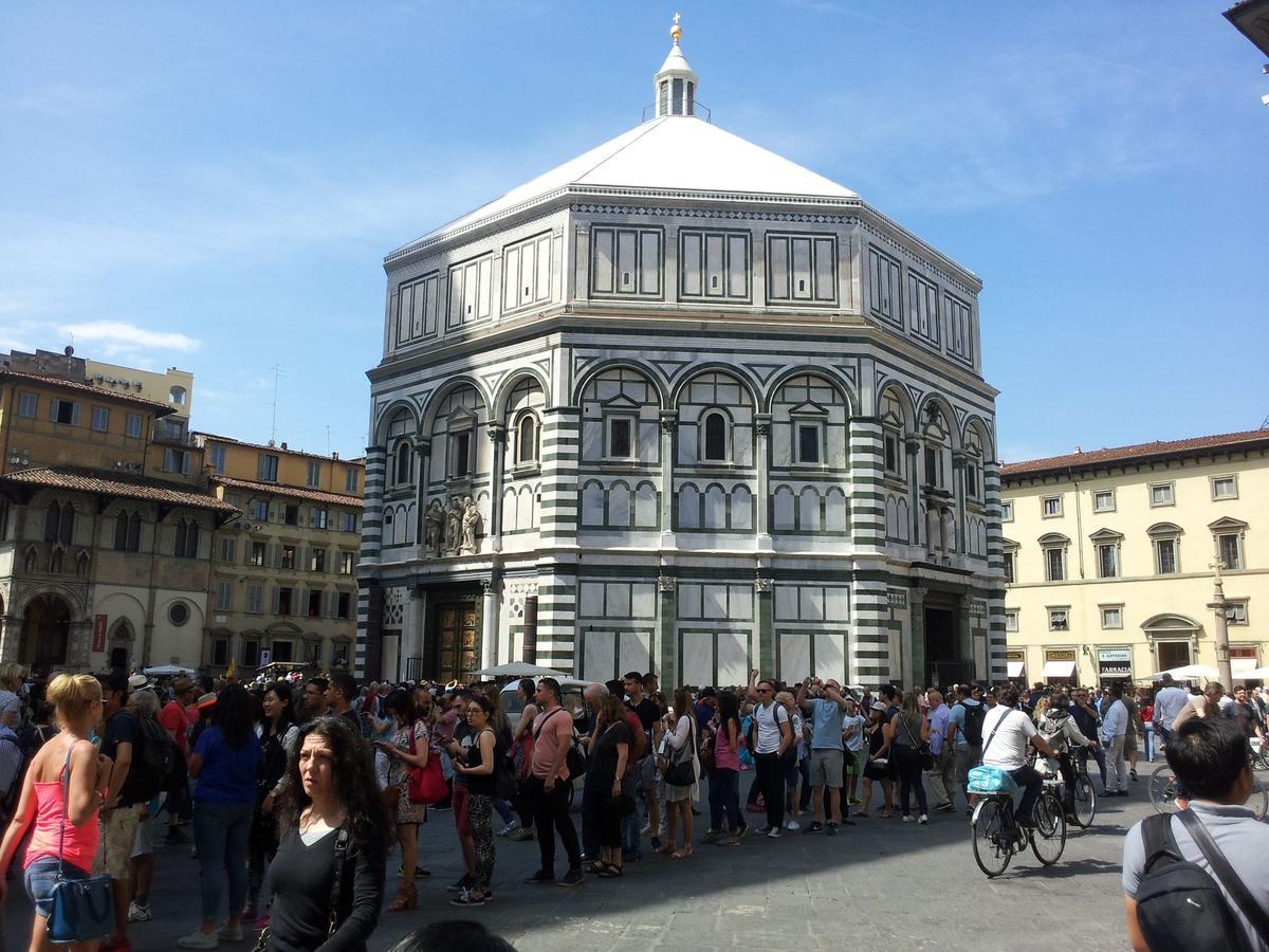 Pangsapuri 60 m² dengan 1 bilik tidur dan 2 bilik mandi peribadi di Pusat Warisan Florence Luaran gambar